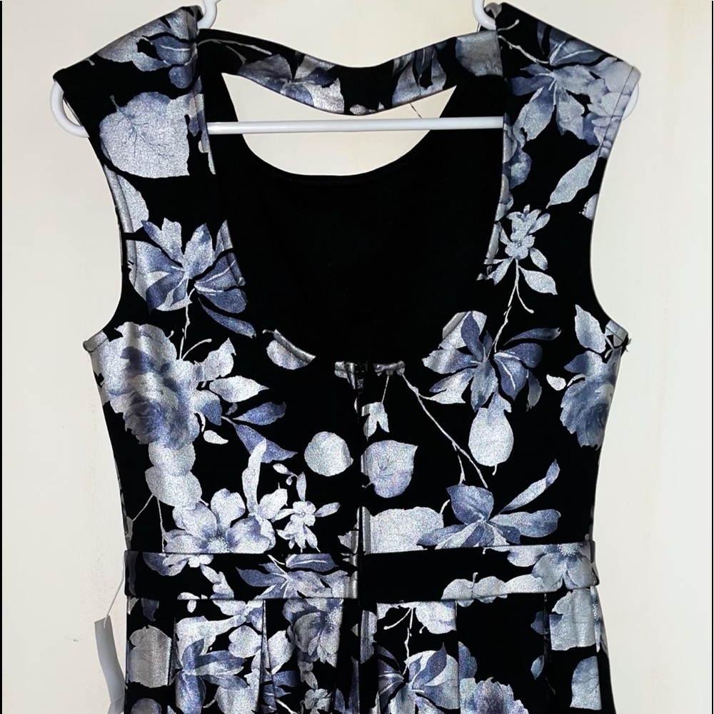 B. Smart Brand Dress Black / Silver